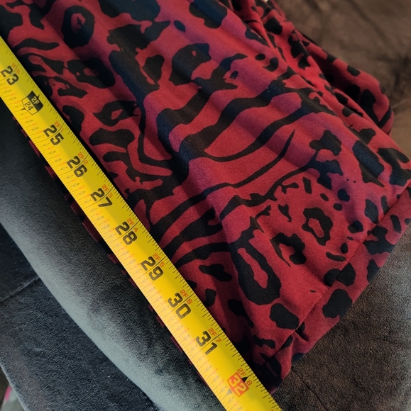 Red Black Fashion Bug 2X Top Metal Accents Leopard Cheetah Print - Picture 14 of 15